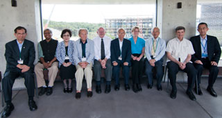 20110616-bog-group_320